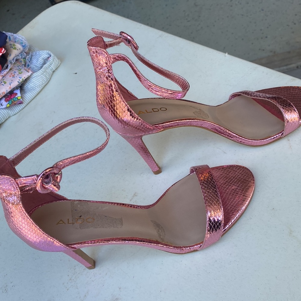 Heels - Picture 2 of 3
